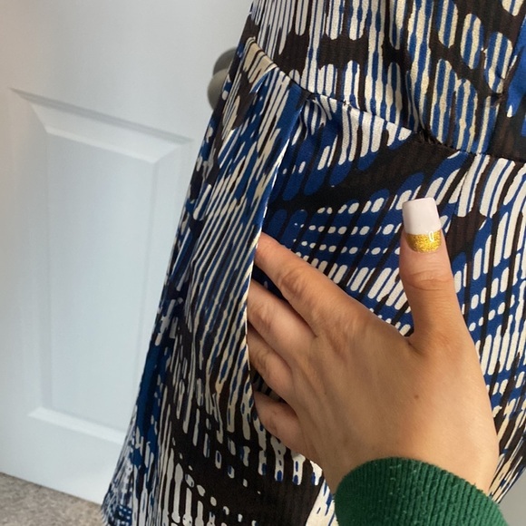 Bisou Bisou Sexy Dress with Bult in Padding and Pockets - Picture 4 of 8